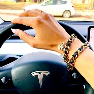 Elegant Tory Burch Bracelet for Everyday Glamour